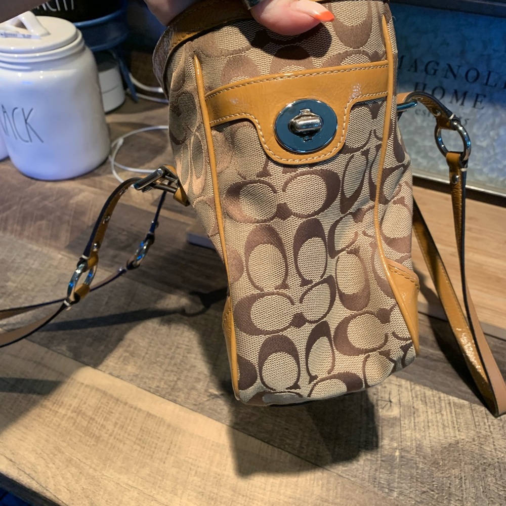 Excellent condition coach bag!!! - Picture 12 of 14